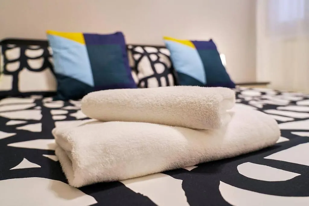 Appartamento A Rialto, Calle Della Madonna Venedik 0*,  İtalya